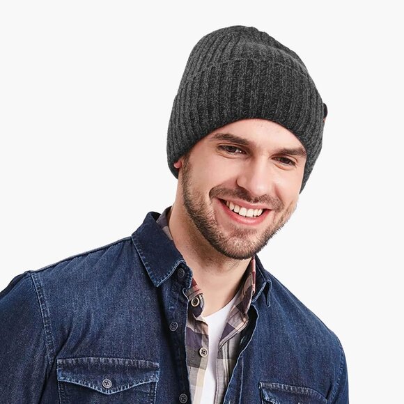 Classic Knitted Winter Beanie - Warm Polar Fleece Skull Cap for All Occasions - Picture 7 of 9
